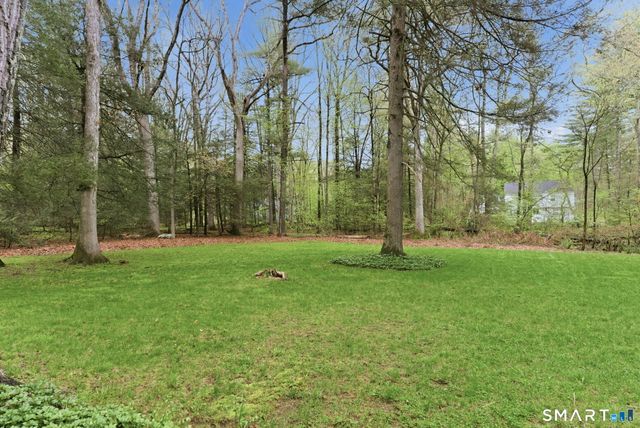 37 Tall Wood Hollow, Avon, CT 06001