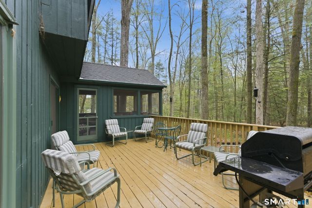 37 Tall Wood Hollow, Avon, CT 06001
