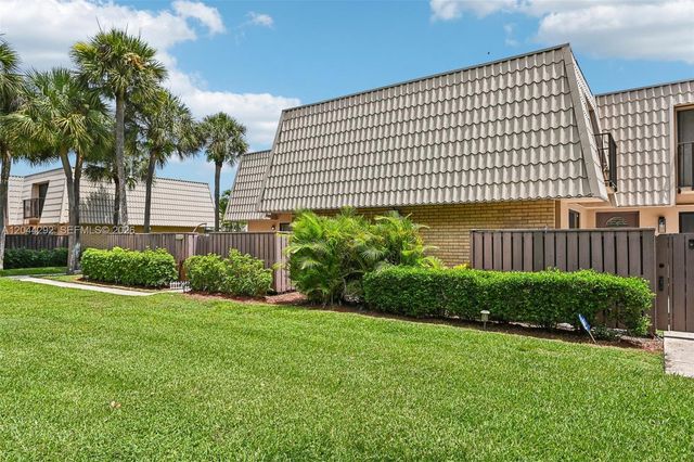 5016 50th Way, West Palm Beach, FL 33409