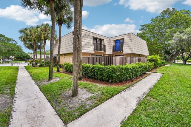 5016 50th Way, West Palm Beach, FL 33409