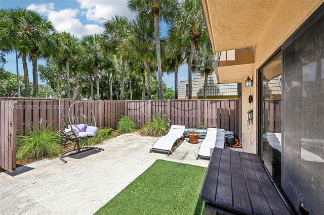 5016 50th Way, West Palm Beach, FL 33409