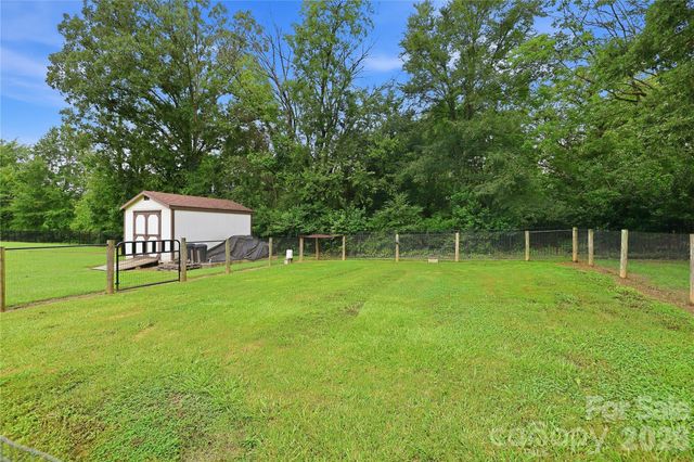 2348 Oak Grove Circle, Midland, NC 28107