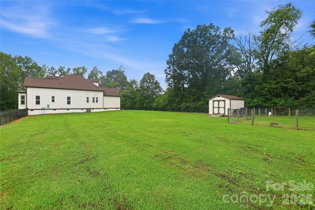 2348 Oak Grove Circle, Midland, NC 28107