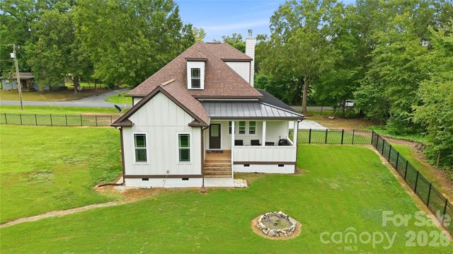 2348 Oak Grove Circle, Midland, NC 28107