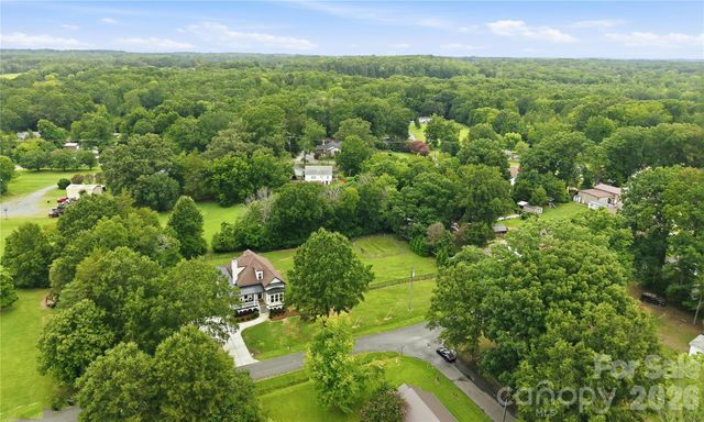 2348 Oak Grove Circle, Midland, NC 28107