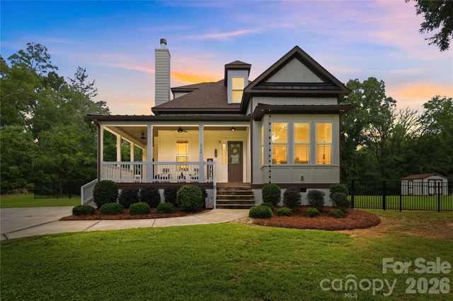 2348 Oak Grove Circle, Midland, NC 28107