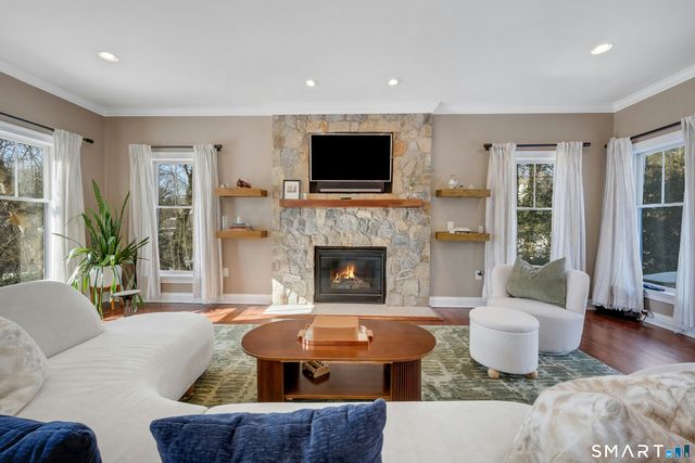 9 Benders Drive, Greenwich, CT 06831