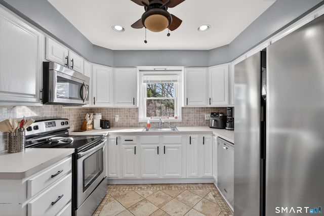 563 Lakeside Drive, Bridgeport, CT 06606