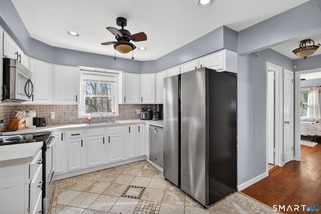 563 Lakeside Drive, Bridgeport, CT 06606