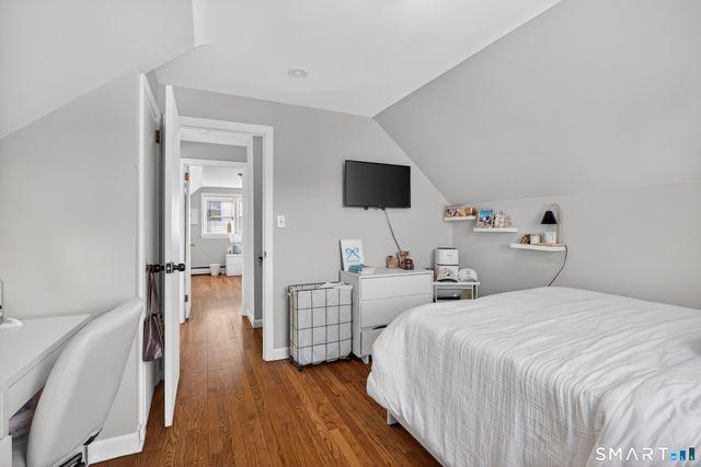 563 Lakeside Drive, Bridgeport, CT 06606