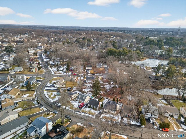 563 Lakeside Drive, Bridgeport, CT 06606