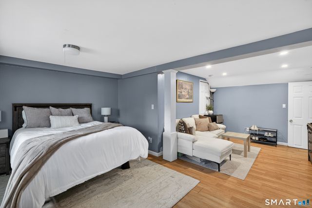 563 Lakeside Drive, Bridgeport, CT 06606