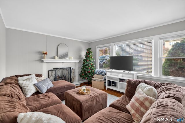 563 Lakeside Drive, Bridgeport, CT 06606