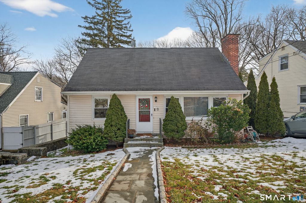 563 Lakeside Drive, Bridgeport, CT 06606