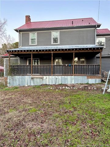 205 N College Street, Red Springs, NC 28377