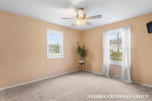 4684 Pine Drive, Holland, MI 49423