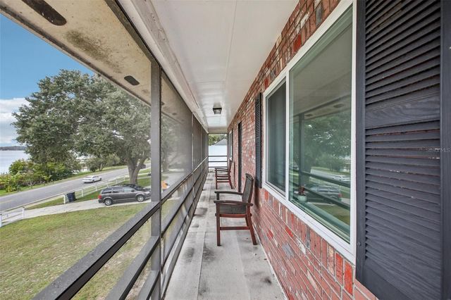 1218 LAKE ARIANA BOULEVARD, Auburndale, FL 33823