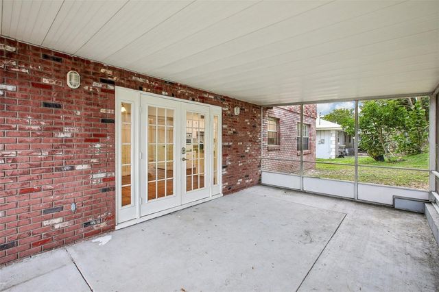 1218 LAKE ARIANA BOULEVARD, Auburndale, FL 33823