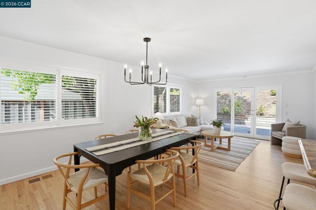 27 Whitehall Dr, Orinda, CA 94563