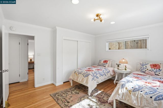 27 Whitehall Dr, Orinda, CA 94563