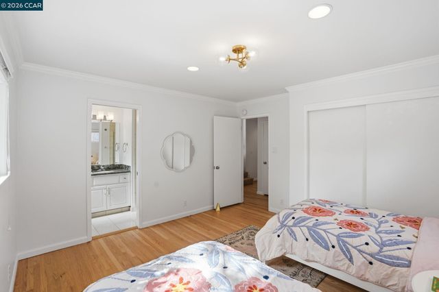 27 Whitehall Dr, Orinda, CA 94563