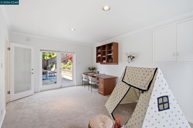 27 Whitehall Dr, Orinda, CA 94563