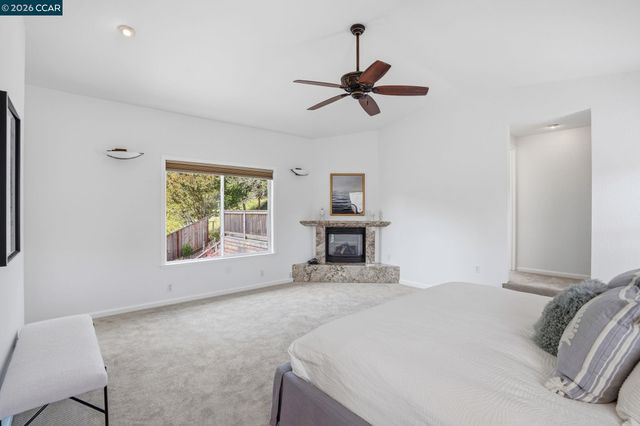 27 Whitehall Dr, Orinda, CA 94563