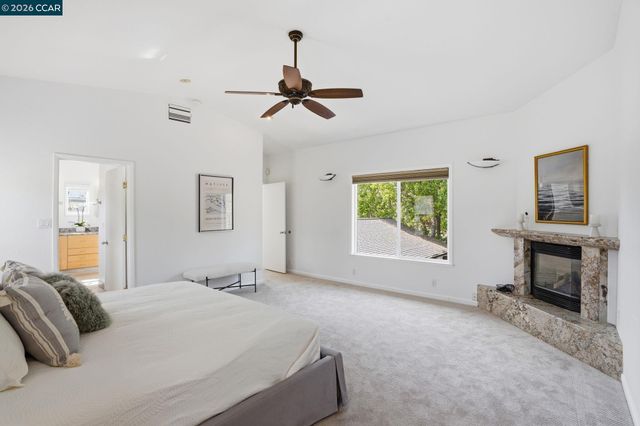 27 Whitehall Dr, Orinda, CA 94563