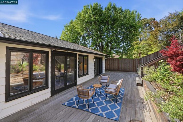 27 Whitehall Dr, Orinda, CA 94563