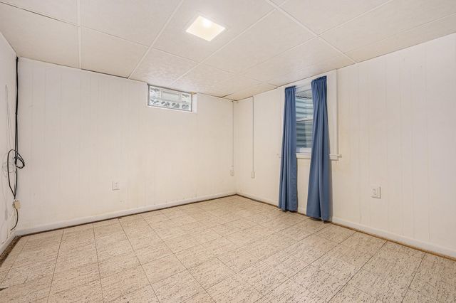 3922 Croyden Avenue, Kalamazoo Twp, MI 49006