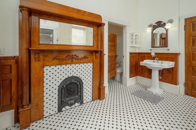 715 Broadway, Columbus, GA 31901