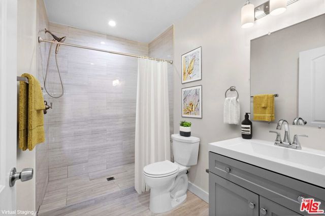 9027 Lindley Avenue, Northridge (los Angeles), CA 91325