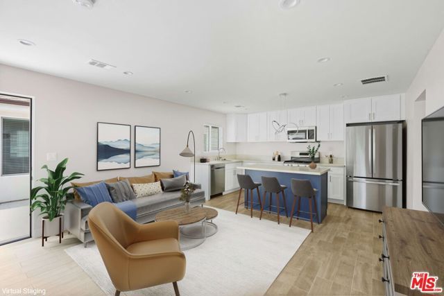 9027 Lindley Avenue, Northridge (los Angeles), CA 91325