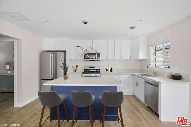 9027 Lindley Avenue, Northridge (los Angeles), CA 91325