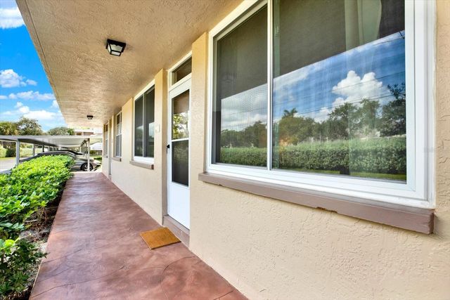 5095 BAY STREET NE 107, St Petersburg, FL 33703