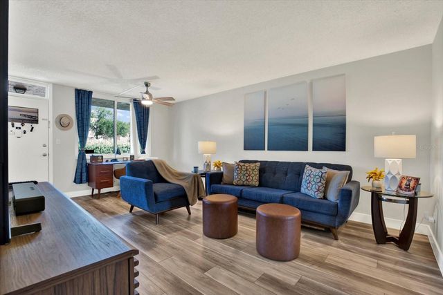 5095 BAY STREET NE 107, St Petersburg, FL 33703