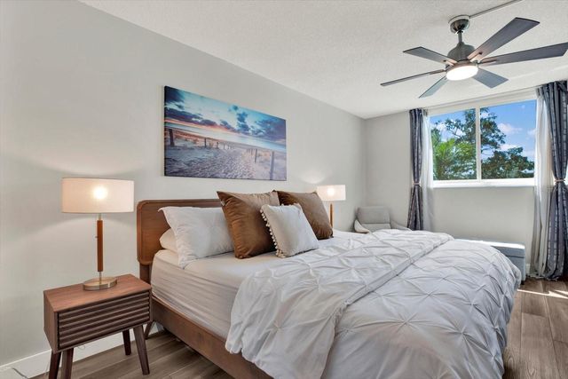 5095 BAY STREET NE 107, St Petersburg, FL 33703