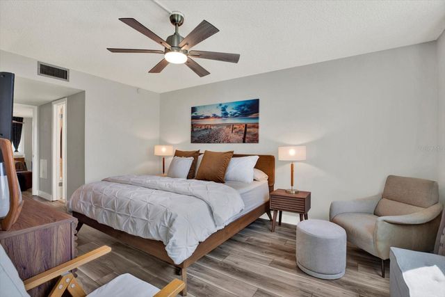 5095 BAY STREET NE 107, St Petersburg, FL 33703