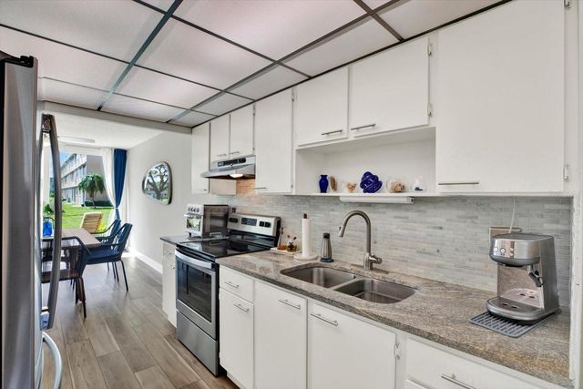 5095 BAY STREET NE 107, St Petersburg, FL 33703