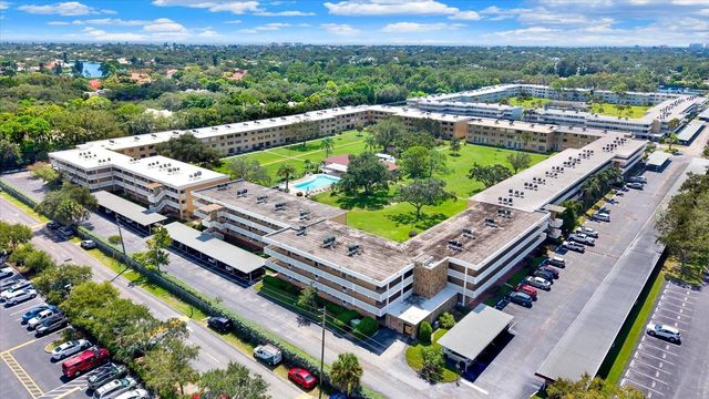 5095 BAY STREET NE 107, St Petersburg, FL 33703