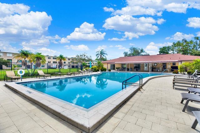 5095 BAY STREET NE 107, St Petersburg, FL 33703