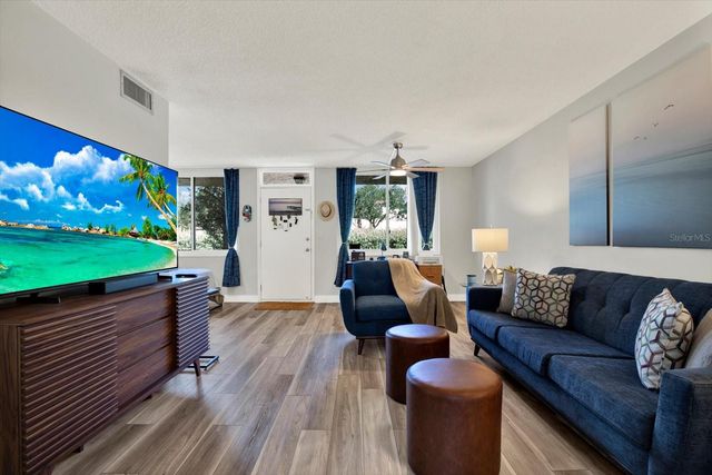 5095 BAY STREET NE 107, St Petersburg, FL 33703