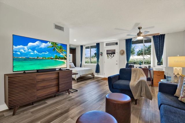 5095 BAY STREET NE 107, St Petersburg, FL 33703