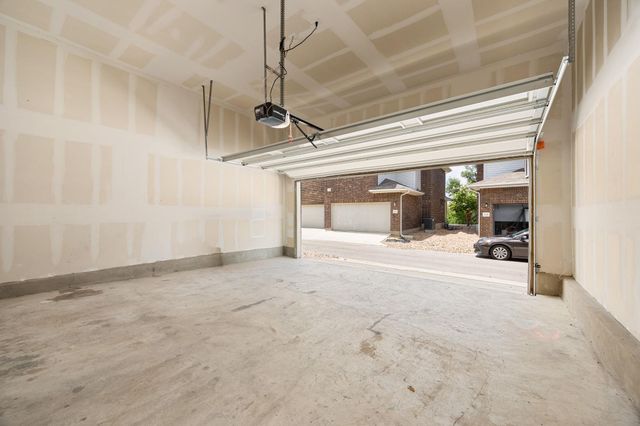 605 W South ST 332, Leander, TX 78641