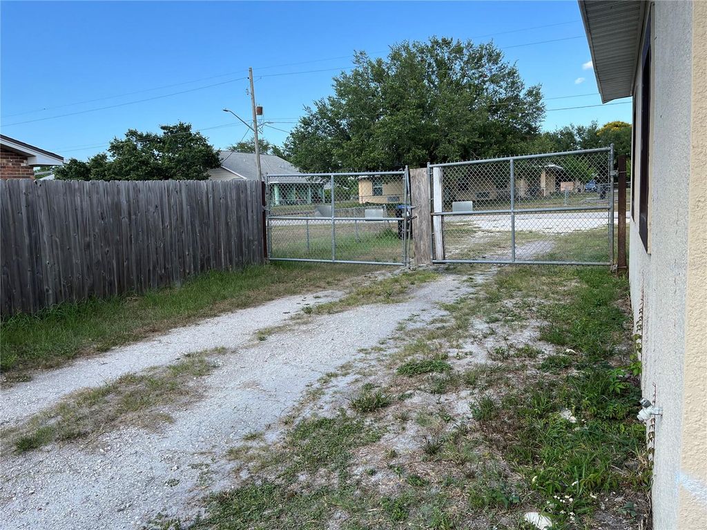 Image 15 of property listing at 1224 TURRISI BOULEVARD, Orlando, FL 32807