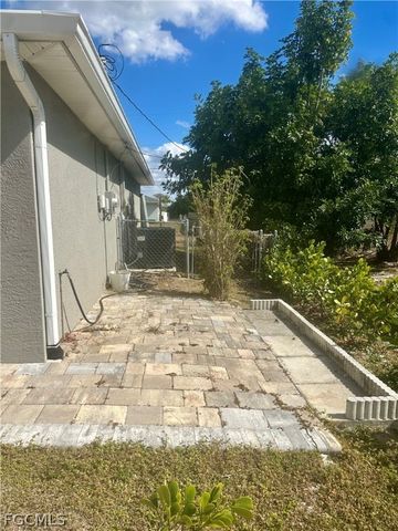 2205 NE 8th PL, Cape Coral, FL 33909