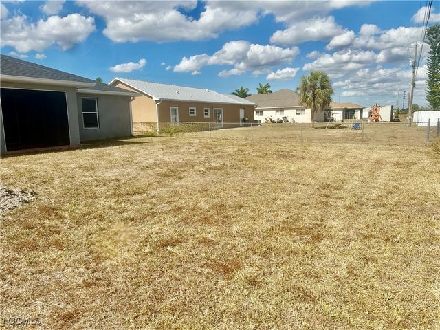 2205 NE 8th PL, Cape Coral, FL 33909