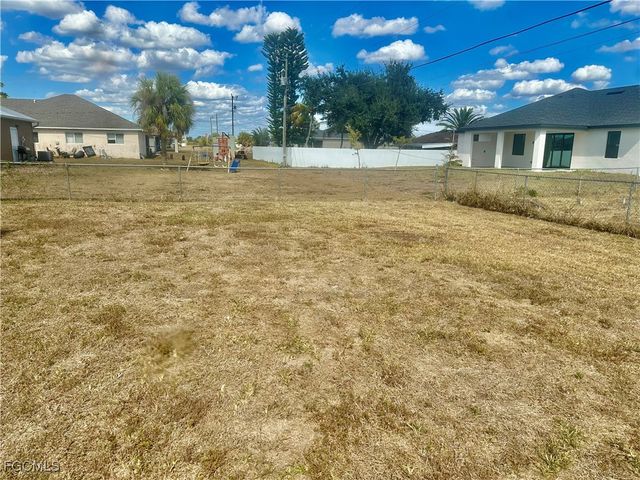 2205 NE 8th PL, Cape Coral, FL 33909