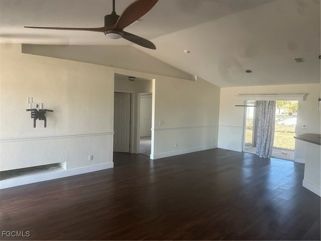 2205 NE 8th PL, Cape Coral, FL 33909