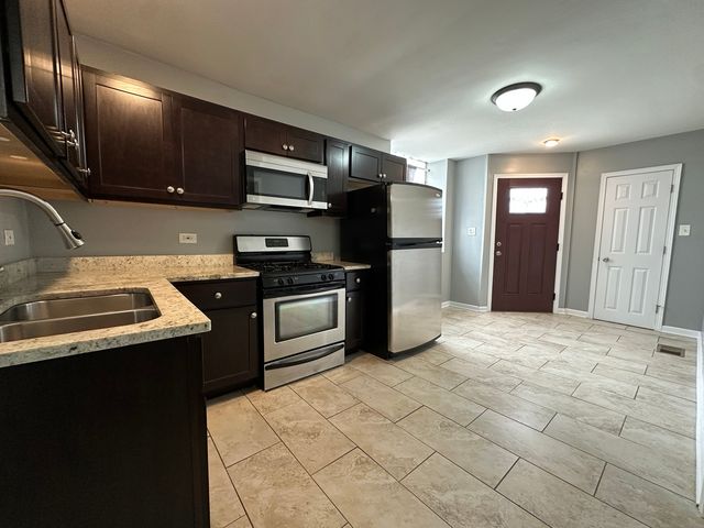 2301 N Lockwood Avenue 1W, Chicago, IL 60639